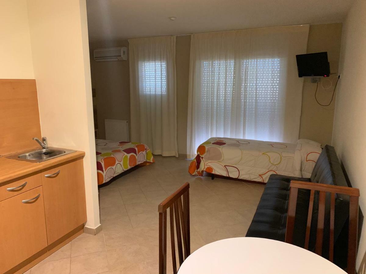 Raquel's - Habitacions I Turistics - Aparthotel Sant Pere Pescador